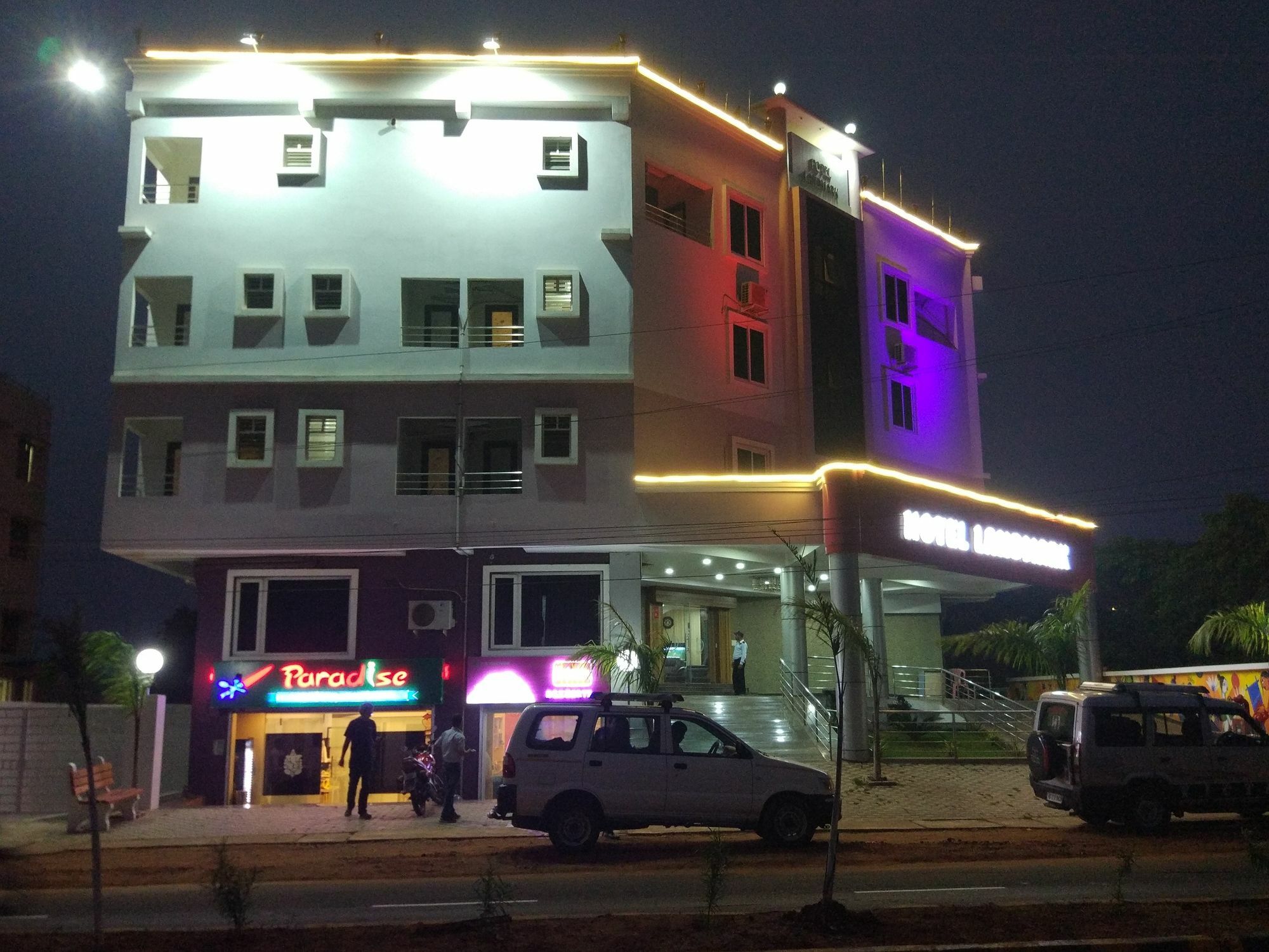 Hotel Landmark Bhubaneswar Extérieur photo
